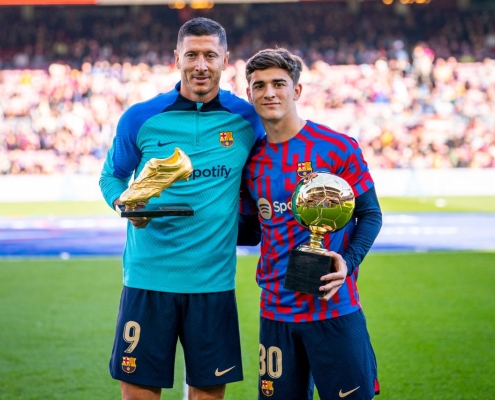 Gavi ofreció el Niño de Oro y Lewandowski, la Bota de Oro al Barça-Espanyol