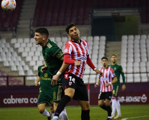 El Real Murcia vence a la U.D. Logroñés a domicilio para afianzarse en el playoff (0-1)