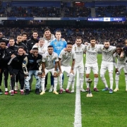 El equipo ofreció el octavo Mundial de Clubes al Bernabéu