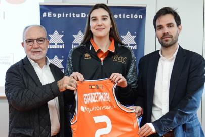 María Eraunzetamurgil, presentada con Luanvi en L'Alqueria del Basket
