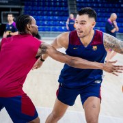 ANTERIOR | Vista de la canasta en el reloj del Palau Baloncesto label.aria.clock Hace 1 h