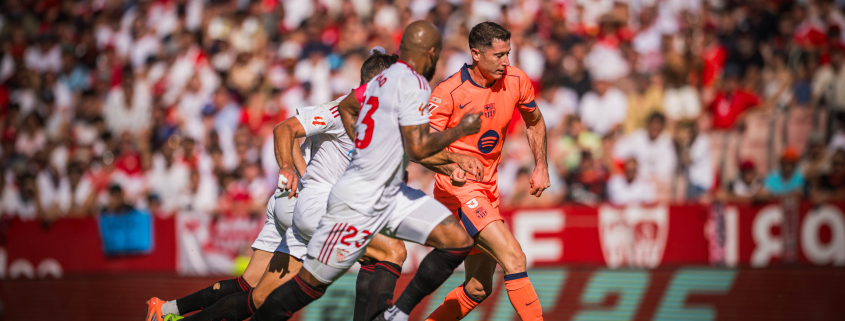 Label.Aria.Barcelonabadge Sevilla 4-1 Barça: la primera derrota de la liga récord invicto y el primer puesto perdió en un día para olvidarse en la etiqueta del primer equipo de la capital andalusiana.