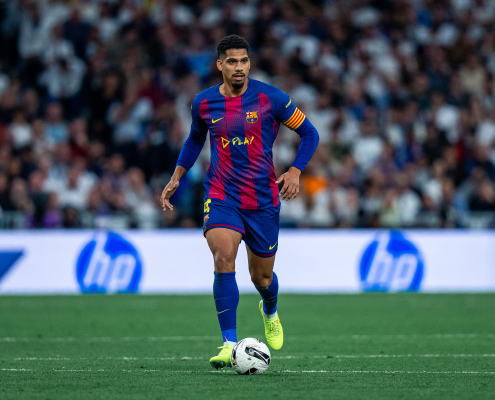 label.aria.barcelonabadge Araujo, a un partido del top 10 Si el defensa juega ante el Elche entrará en el top 10 de apariciones de los jugadores del Barça del primer equipo americano label.aria.clock Hace 23 horas