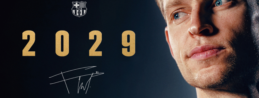label.aria.barcelonabadge De Jong firma hasta 2029 El centrocampista holandés ha hecho oficial su nueva incorporación al Club en un acto con el presidente Joan Laporta, amigos y familiares y miembros de la Comisión Deportiva del Primer Equipo label.aria.clock Hace 1 hora