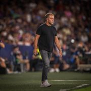 label.aria.barcelonabadge Flick y Xabi Alonso: primer enfrentamiento Hansi Flick y Xabi Alonso han entrenado en la Bundesliga y se enfrentarán por primera vez como entrenadores en el próximo Clásico del primer equipo label.aria.clock hace 5 horas