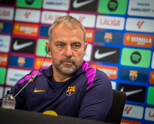 label.aria.barcelonabadge Hansi Flick: "Tenemos que luchar" El técnico del FC Barcelona analiza las perspectivas de su equipo afectado por las lesiones en el derbi del sábado contra el primer equipo del Girona label.aria.clock hace 16 min