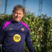 label.aria.barcelonabadge Marcus Sorg dará rueda de prensa A la espera del resultado del recurso del club contra la sanción de Hansi Flick, será el segundo entrenador quien comparezca ante la prensa el sábado Primer equipo label.aria.clock Hace 43 min