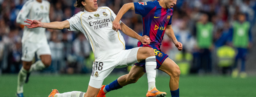 label.aria.barcelonabadge Real Madrid - Barça 2-1: Derrota por la mínima en el Bernabéu Decepción en el Clásico que los blancos superan por un solo gol Primer Equipo label.aria.clock Hace 27 min