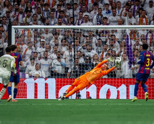 label.aria.barcelonabadge Szczęsny brilla en el Bernabéu El portero polaco realizó hasta nueve paradas importantes, incluido un penalti del primer equipo de Mbappé label.aria.clock hace 1 hora