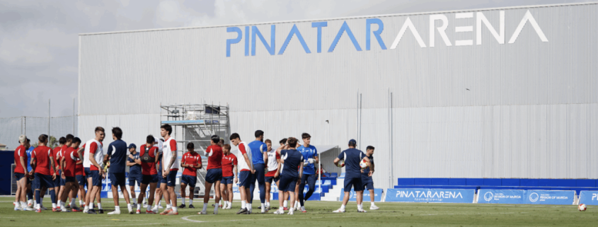 La primera plantilla inicia una nueva semana de trabajo en Pinatar Arena