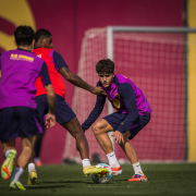 label.aria.barcelonabadge Listo para el Elche Un último entrenamiento en la Ciutat Esportiva antes de recibir al equipo actualmente noveno en la clasificación Primer Equipo label.aria.clock Hace 24 min