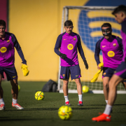 label.aria.barcelonabadge Pedri vuelve al grupo Hansi Flick y su equipo siguen preparándose para enfrentarse al Alavés en Spotify Camp Nou Primer equipo label.aria.clock Hace 1 hora