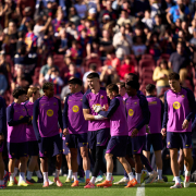 label.aria.barcelonabadge Primer entrenamiento en Spotify Camp Nou Más de 21.000 aficionados ven cómo el equipo se ejercita en el renovado estadio Primer Equipo label.aria.clock Hace 54 Mins