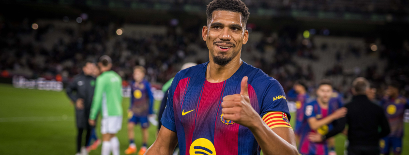 label.aria.barcelonabadge Ronald Araujo entra en el top 10 El defensa uruguayo llega a 186 partidos y iguala a Neymar en la lista histórica de jugadores del Barça del primer equipo americano label.aria.clock Hace 1 hora