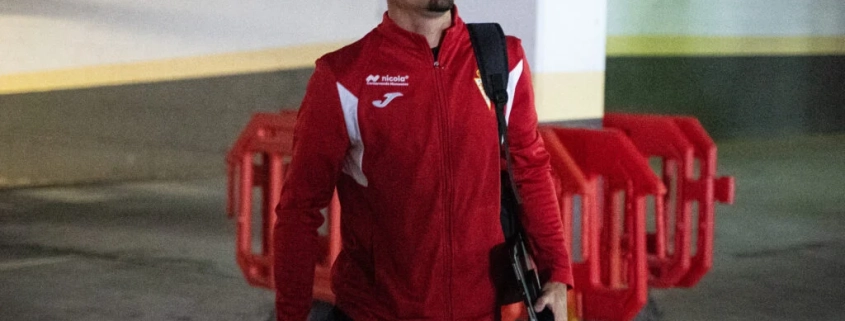 El equipo pone rumbo a Antequera desde el Estadio Enrique Roca de Murcia