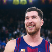 Ofrecido por asistencia Victoria incontestable (102-71) Baloncesto reloj label.aria.clock Hace 21 Min