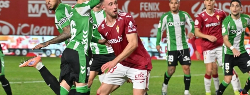 El Real Murcia pone punto y final a una buena Copa del Rey cayendo eliminado ante el Real Betis (0-2)