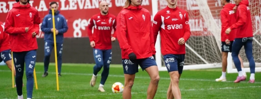 El Real Murcia prepara el duelo copero ante el Betis en el estadio