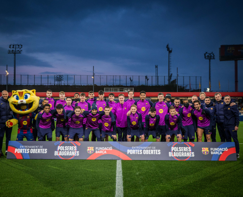 label.aria.barcelonabadge Caras nuevas en una sesión especial Ronald Araujo y Dani Olmo entrenan con la plantilla en la sesión de puertas abiertas en el Estadi Johan Cruyff First Team label.aria.clock Hace 1 hora