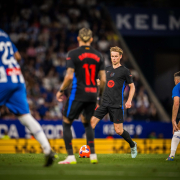 label.aria.barcelonabadge El mejor derbi de los últimos años Tanto el FC Barcelona como el Espanyol se encuentran en posiciones fuertes en la clasificación liguera de cara al choque del sábado Primer Equipo label.aria.clock Hace 51 Mins