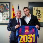 label.aria.barcelonabadge Eric 2031: 'Es un sueño hecho realidad' El catalán hace oficial su renovación de contrato en presencia del presidente Joan Laporta, sus seres queridos y miembros de la Comisión Deportiva del primer equipo label.aria.clock Hace 2 horas