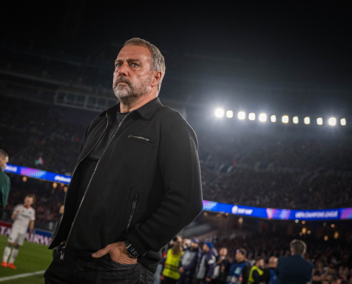 label.aria.barcelonabadge Hansi Flick 'orgulloso' de su equipo El técnico se mostró contento con la actitud de su equipo en la victoria ante el primer equipo del Eintracht Frankfurt label.aria.clock Hace 40 min