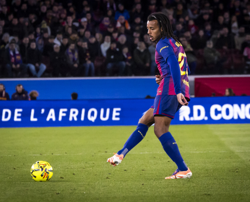 label.aria.barcelonabadge Kounde, tercero con más apariciones de un jugador francés Defensor, sólo detrás de Ousmane Dembélé y Eric Abidal en número de apariciones con el primer equipo del club label.aria.clock Hace 56 minutos