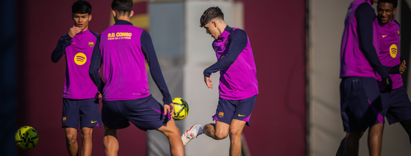 label.aria.barcelonabadge La convocatoria para enfrentarse al Atlético de Madrid Hansi Flick convoca a sus jugadores para la defensa de la Liga en Spotify Camp Nou (21:00 h, Movistar España) Primer equipo label.aria.clock Hace 44 min