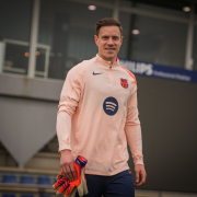 label.aria.barcelonabadge Presentado por asistencia--white Plantilla que enfrentará al Eintracht Esta noche en el choque de la Liga de Campeones y por primera vez esta temporada, Ter Stegen figura entre los jugadores del primer equipo label.aria.clock Hace 14 horas