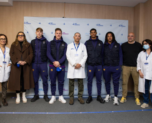 label.aria.barcelonabadge Rashford: 'Esto les dará fuerza' Robert Lewandowski y Marcus Rashford hablan con los medios tras su tradicional visita a los hospitales infantiles locales Primer equipo label.aria.clock hace 1 hora