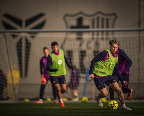 label.aria.barcelonabadge Última sesión del año El derbi contra el Espanyol vuelve a ser el centro de atención mientras la plantilla se reúne para el entrenamiento del miércoles Primer Equipo label.aria.clock Hace 32 Minutos
