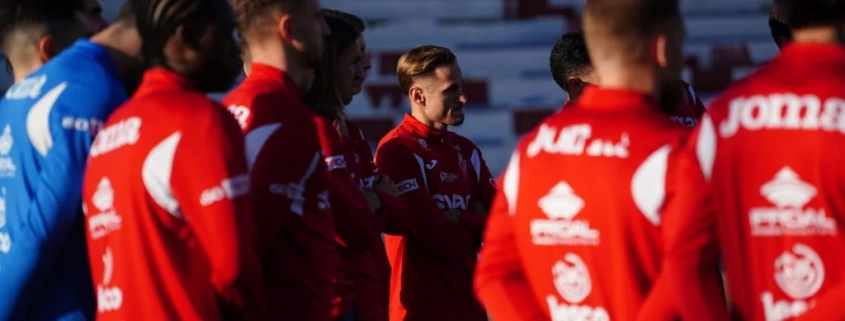La primera plantilla regresa a los entrenamientos tras el parón navideño
