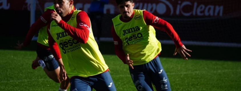 El Real Murcia continúa preparando el primer compromiso liguero de 2026