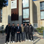 Futsal: SOCIALES| Jugadores acompañan y alientan a pacientes de la SOCIALES| Jugadores acompañan y alientan a pacientes de la tercera edad en el Hospital Mesa del Castillo