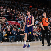 Ofrecido por asistencia Reaction y victoria trabajada (91-89) Reloj baloncesto label.aria.clock Hace 1 hora