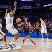 ¡El Clásico es nuestro! (100-105) Baloncesto reloj label.aria.clock Hace 34 Min