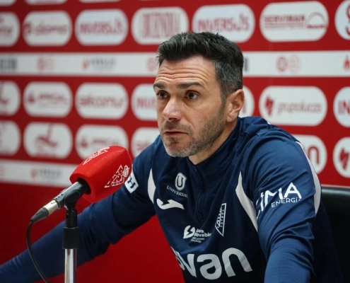 Colunga: «La exigencia es ganar siempre»