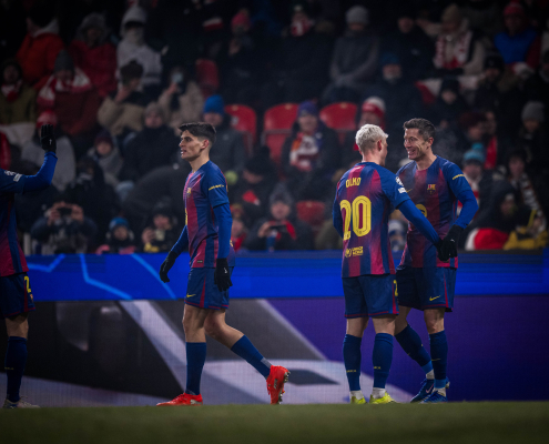 label.aria.barcelonabadge Dos nuevos hitos para Lewandowski Su gol contra el Slavia ayuda al delantero polaco a conseguir dos hitos más en su carrera en el Primer Equipo label.aria.clock hace 3 horas