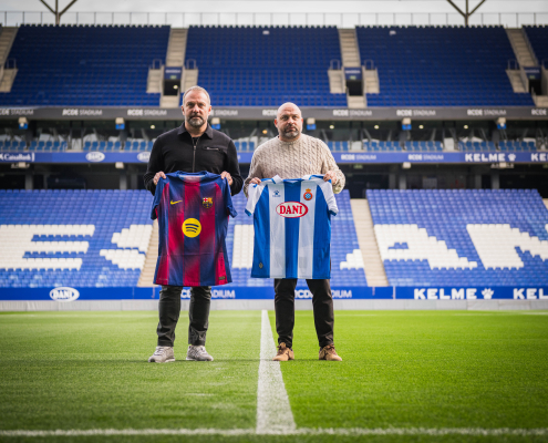 label.aria.barcelonabadge Encuentro entre Hansi Flick y Manolo González Los dos entrenadores se reúnen antes del derbi del sábado entre Espanyol y Barça en el RCDE Stadium Primer equipo label.aria.clock Hace 1 hora