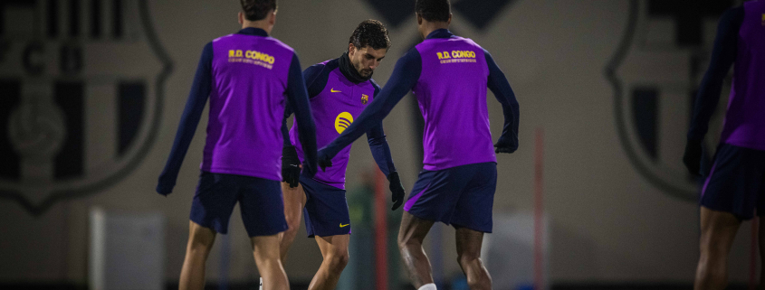 label.aria.barcelonabadge Entrenamientos para empezar 2026 Los blaugranes vuelven a entrenar en la Ciutat Esportiva y se centran de lleno en el Espanyol-Barça Primer equipo label.aria.clock Hace 1 hora