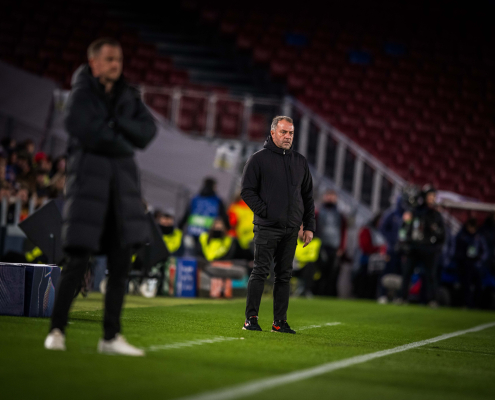 label.aria.barcelonabadge Hansi Flick: "Terminar quinto es fantástico" El entrenador criticó la actuación de su equipo en la primera mitad de la victoria sobre Copenhague, pero estaba encantado de estar en los octavos de final del primer equipo label.aria.clock Hace 19 minutos