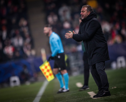 label.aria.barcelonabadge Hansi Flick, contento con la 'reacción' del equipo El técnico alemán, encantado con la remontada del equipo tras un exigente test en el Slavia Praga Primer equipo label.aria.clock hace 2 horas