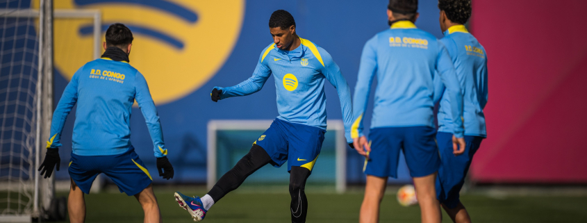 label.aria.barcelonabadge Los ganadores de la Supercopa se preparan para el desafío de la Copa del Rey Después de recoger su primer trofeo de la temporada en Jeddah, el equipo de Hansi Flick comienza los preparativos para la eliminatoria copera contra el primer equipo del Racing de Santander label.aria.clock Hace 1 hora