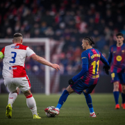 label.aria.barcelonabadge Quedarse entre los 8 primeros está al alcance Newcastle y PSG se enfrentan en la última jornada, y esa es una muy buena noticia para el primer equipo catalán label.aria.clock Hace 53 minutos