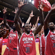 Basket: El UCAM Murcia celebra en el Palacio su paso UCAM