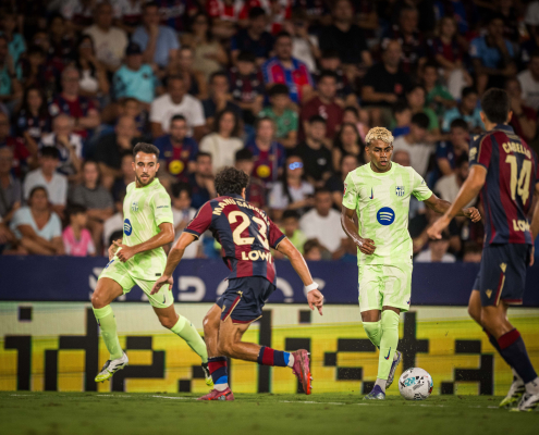label.aria.barcelonabadge Barça-Levante: ¿Lo sabías? Un gran partido para ambos clubes y estas son algunas de las razones por las que el Primer Equipo label.aria.clock Hace 50 minutos
