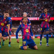 label.aria.barcelonabadge El ritme no s'atura Lewandowski, Lamine Yamal y Marc Bernal marcan los goles que aseguran una semana más en lo más alto de la Liga Primer Equipo label.aria.clock Hace 24 Mins