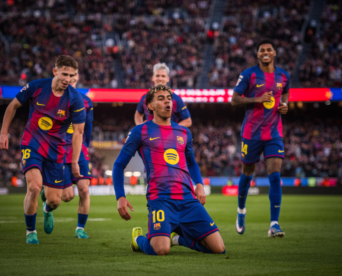 label.aria.barcelonabadge El ritme no s'atura Lewandowski, Lamine Yamal y Marc Bernal marcan los goles que aseguran una semana más en lo más alto de la Liga Primer Equipo label.aria.clock Hace 24 Mins