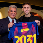 label.aria.barcelonabadge Fermín firma una ampliación de contrato hasta 2031 El centrocampista azulgrana firma el acuerdo previamente anunciado en presencia del presidente Joan Laporta y miembros de la Comisión Deportiva del primer equipo label.aria.clock hace 1 hora