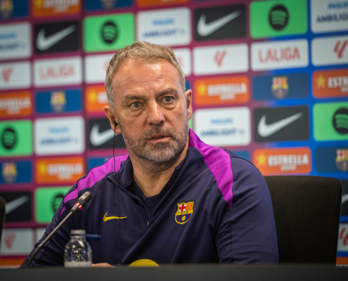 label.aria.barcelonabadge Flick: 'Hay que seguir trabajando para ganar' El técnico del FC Barcelona analiza el partido del sábado ante el Villarreal, así como el sorteo de la Champions League Primer equipo label.aria.clock hace 1 hora